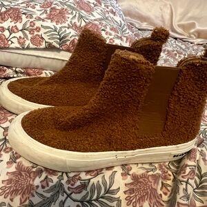 Laguna Chelsea Boot-Honey color